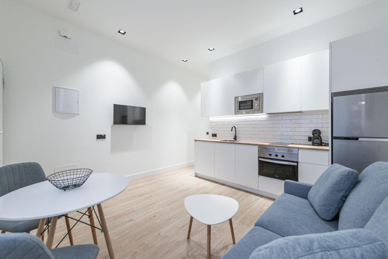 Apartament Jes B Close To Bernabeu Stadium Madrid Exteriör bild