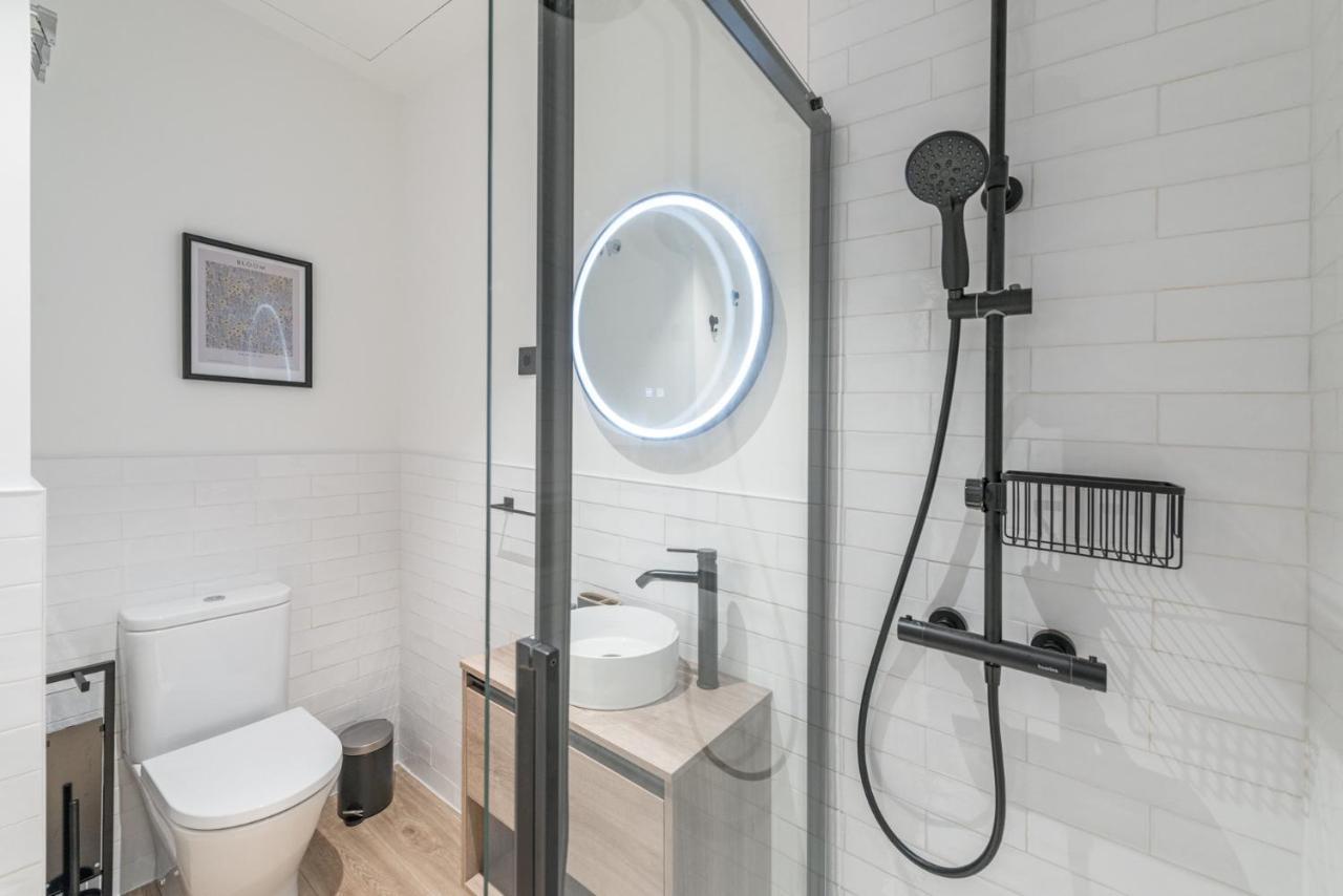 Apartament Jes B Close To Bernabeu Stadium Madrid Exteriör bild